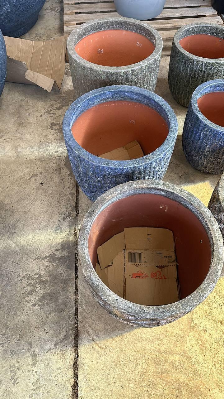 Large Lava Stone Effect Ceramic Pots - plant pots uk